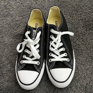 Converse shoes !